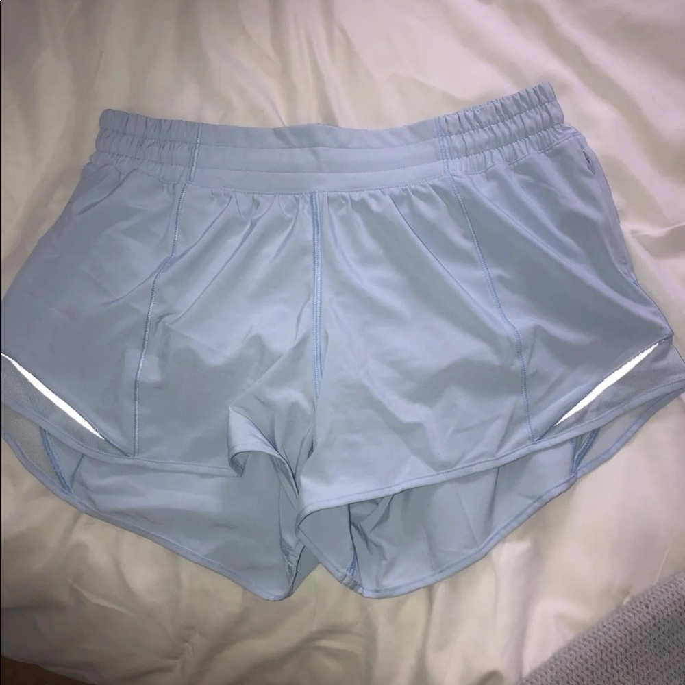 COPY - Lululemon hotty hot shorts 4” inseam